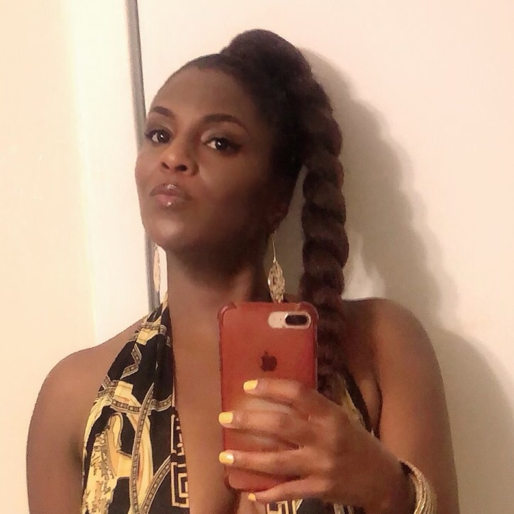 Meet your Posher, Cynthia